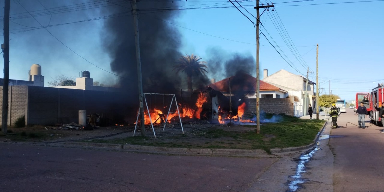 Devastador incendio en una vivienda